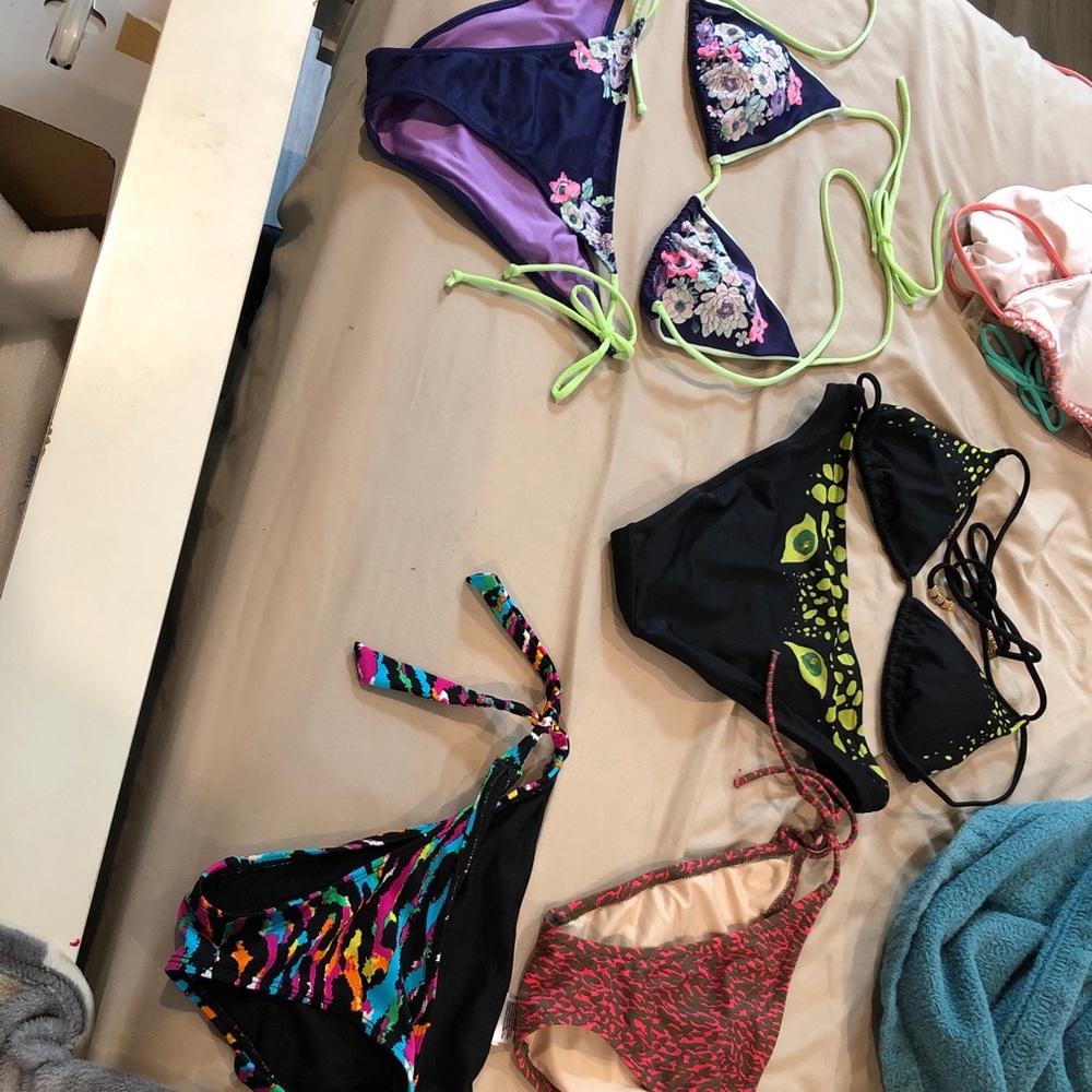 3 S Victoria’s Secret(2 suits,1bottom),1 M KIRRA